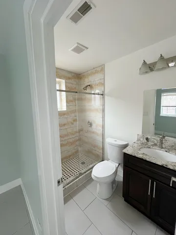 $3,000 | 3527 South Parnell Avenue, Unit A, Chicago, IL 60609