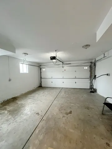 $3,000 | 3527 South Parnell Avenue, Unit A, Chicago, IL 60609