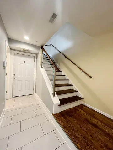 $3,000 | 3527 South Parnell Avenue, Unit A, Chicago, IL 60609