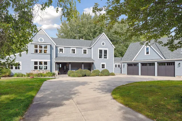 $1,599,000 | 16057 673rd Avenue, Hutchinson, MN 55350