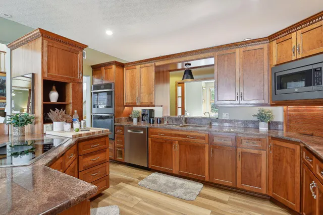 $1,599,000 | 16057 673rd Avenue, Hutchinson, MN 55350