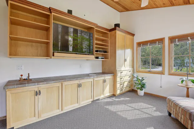 $1,599,000 | 16057 673rd Avenue, Hutchinson, MN 55350