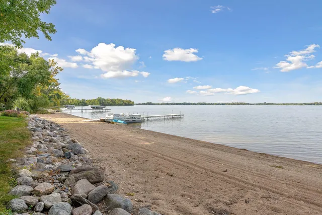 $1,599,000 | 16057 673rd Avenue, Hutchinson, MN 55350