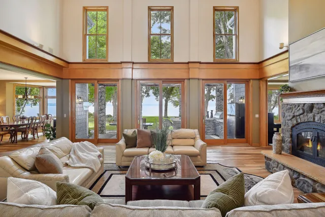 $1,599,000 | 16057 673rd Avenue, Hutchinson, MN 55350