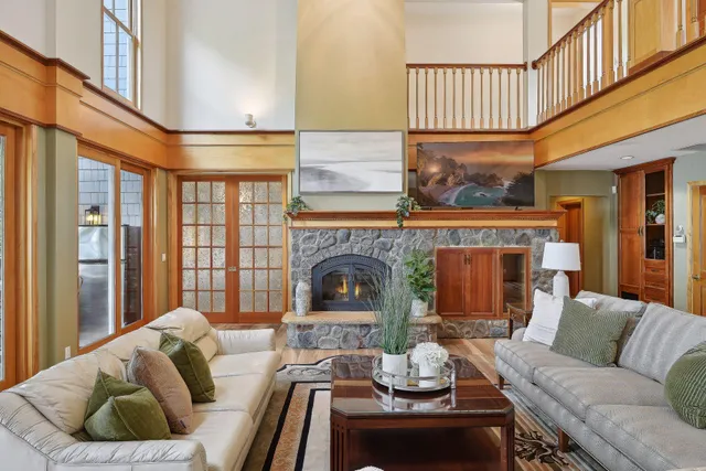 $1,599,000 | 16057 673rd Avenue, Hutchinson, MN 55350