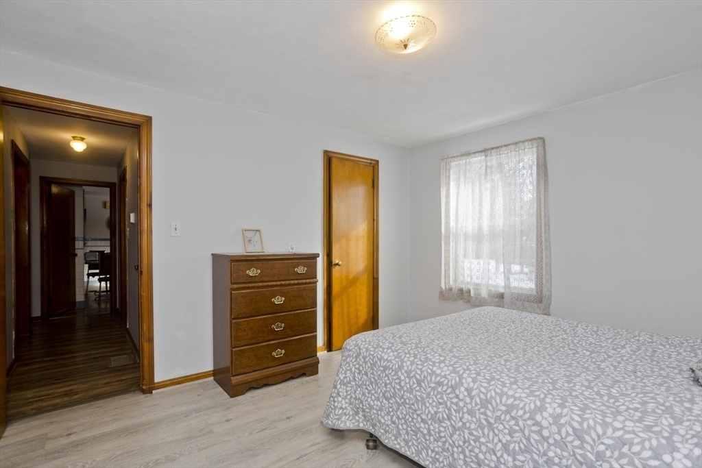 147 Bowles Park Springfield, MA 01104 - Photo 16 of 30