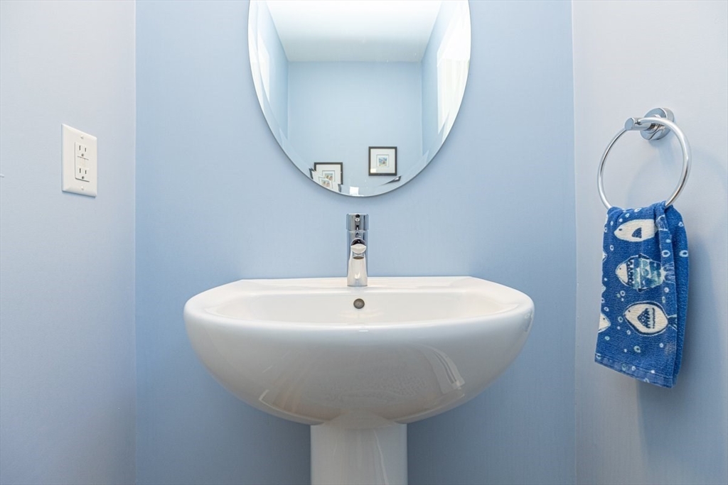 54 Cornell Road Marblehead, MA 01945 - Photo 13 of 40