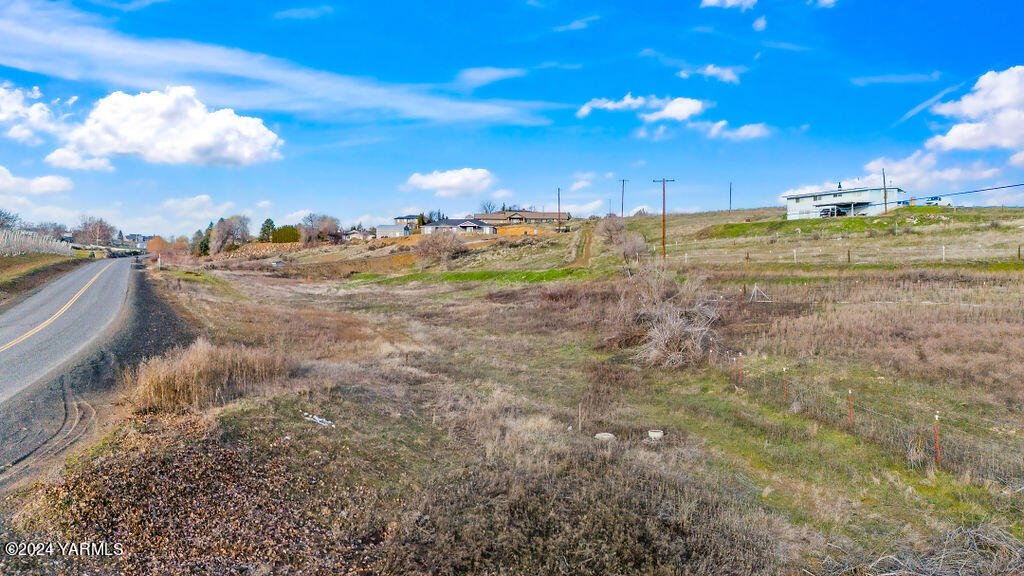 10539 Zier Road Yakima, WA 98908 - Photo 8 of 8 Looking West from Corner of Lot