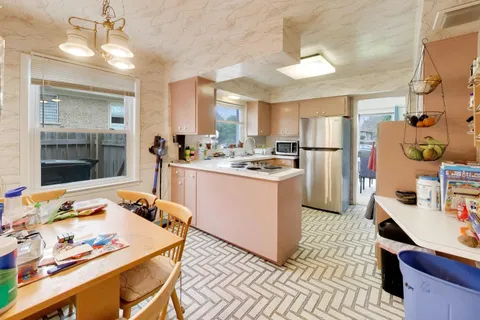 $424,900 | 4050 Church Street, Skokie, IL 60076