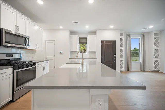 $399,990 | 2500 Forest Creek Drive, Unit 2501, Round Rock, TX 78665