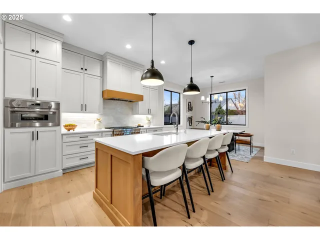 $1,299,000 | 17716 Northeast 25th Avenue, Ridgefield, WA 98642