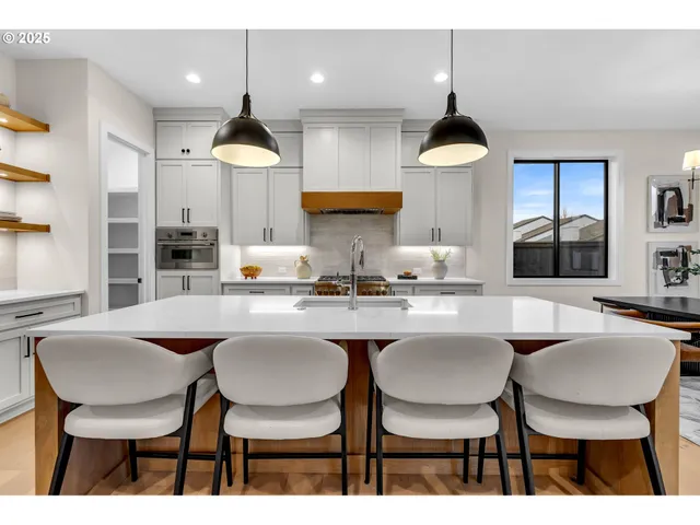 $1,299,000 | 17716 Northeast 25th Avenue, Ridgefield, WA 98642