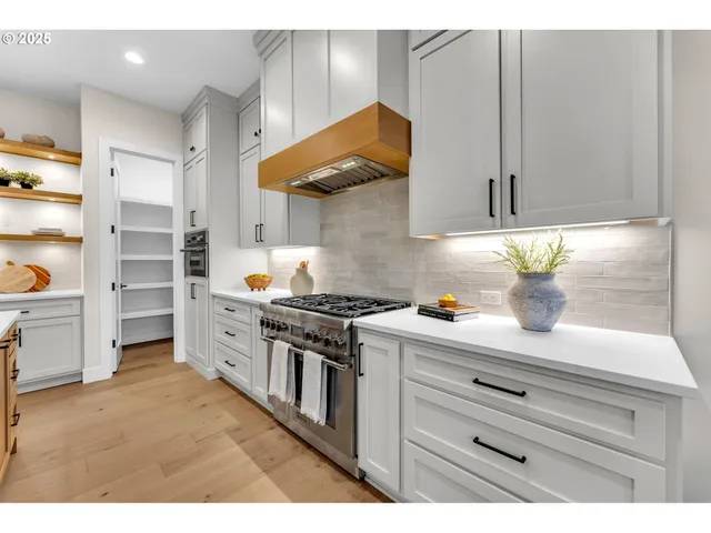 $1,299,000 | 17716 Northeast 25th Avenue, Ridgefield, WA 98642