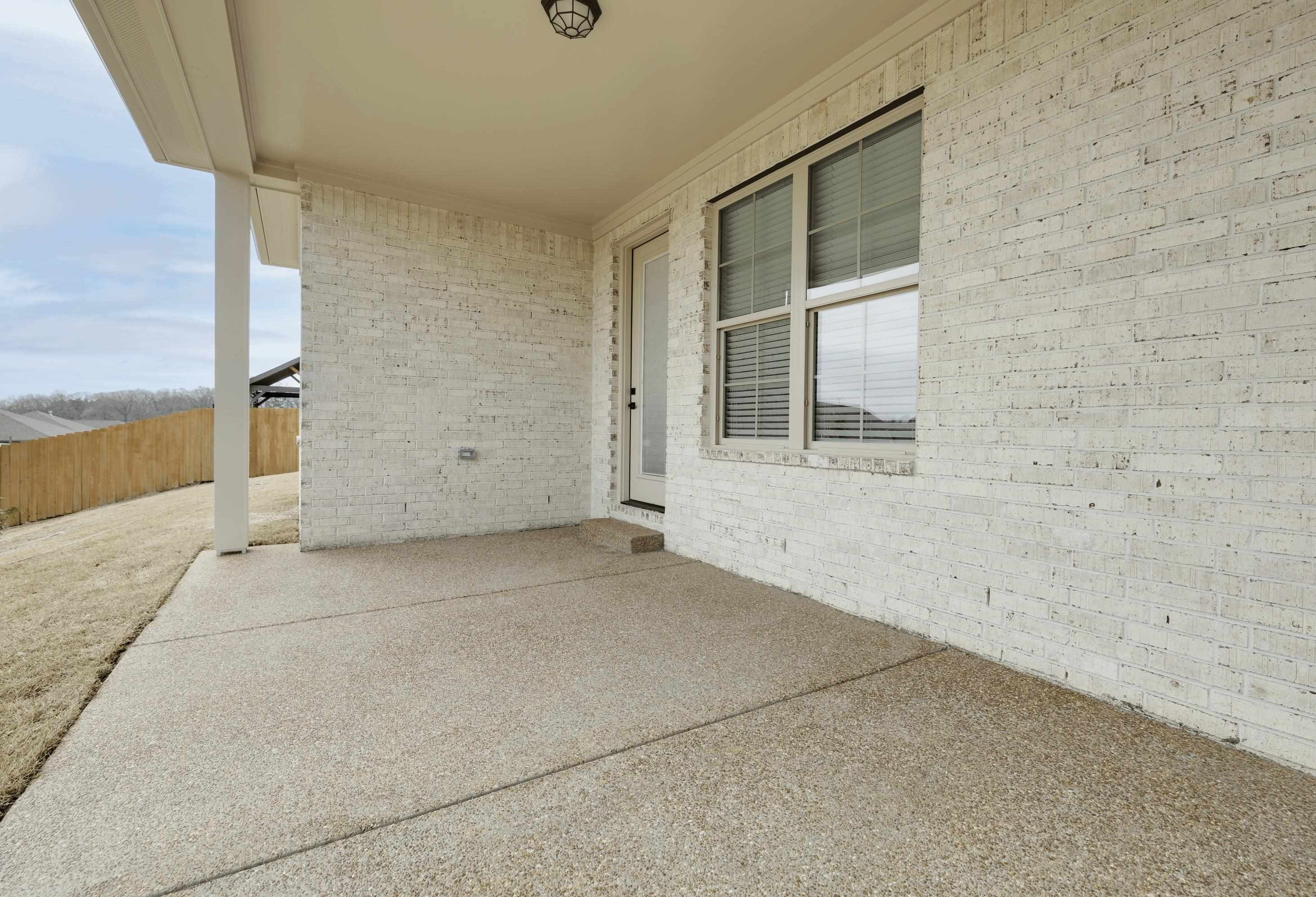 140 Oakland Rdg Cove Oakland, TN 38060 - Photo 27 of 30 View of patio / terrace