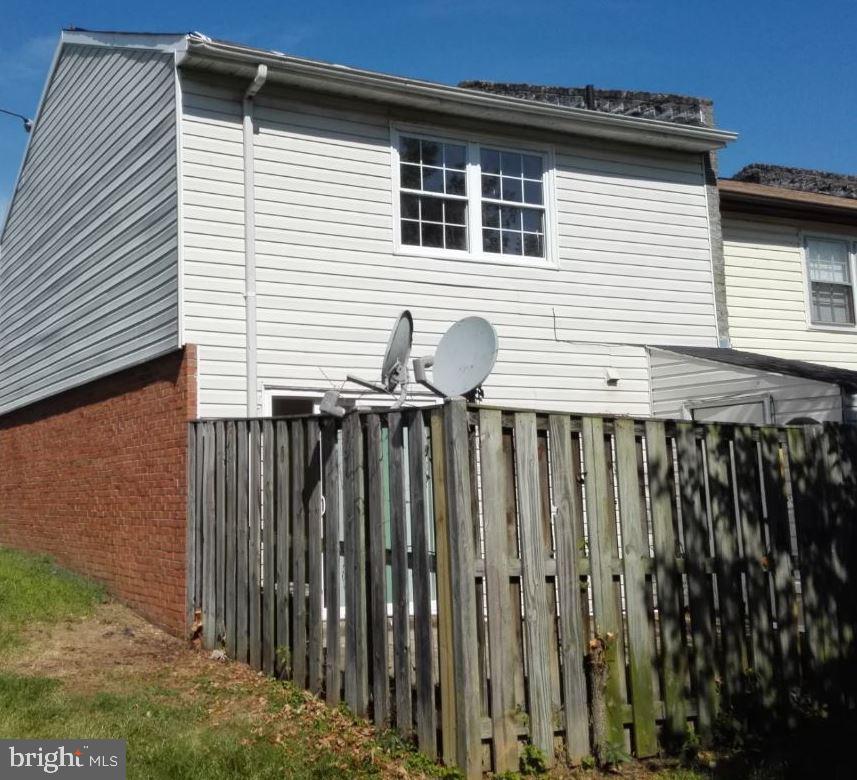 418 Rann Court Fredericksburg, VA 22401 - Photo 2 of 3 a side view of electric house