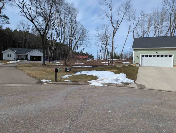 $66,900 | 430 Viola Court, Baraboo, WI 53913