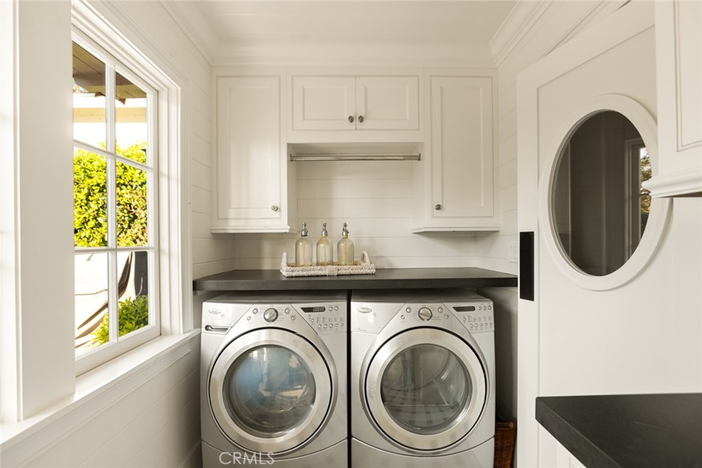 326 Ruby Street Laguna Beach, CA 92651 - Photo 58 of 71 a view of living room with washer and dryer