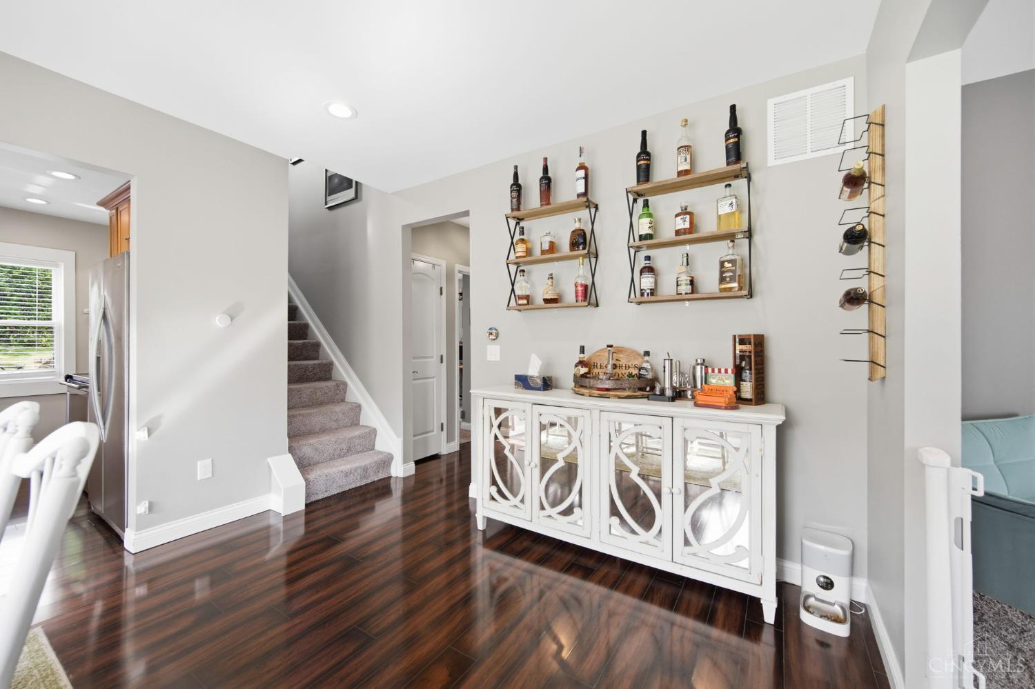 3654 Boomer Road Cincinnati, OH 45247 - Photo 7 of 33 Gallery Image 7