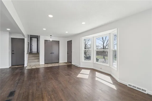 $345,000 | 11600 East 62nd Street, Raytown, MO 64133