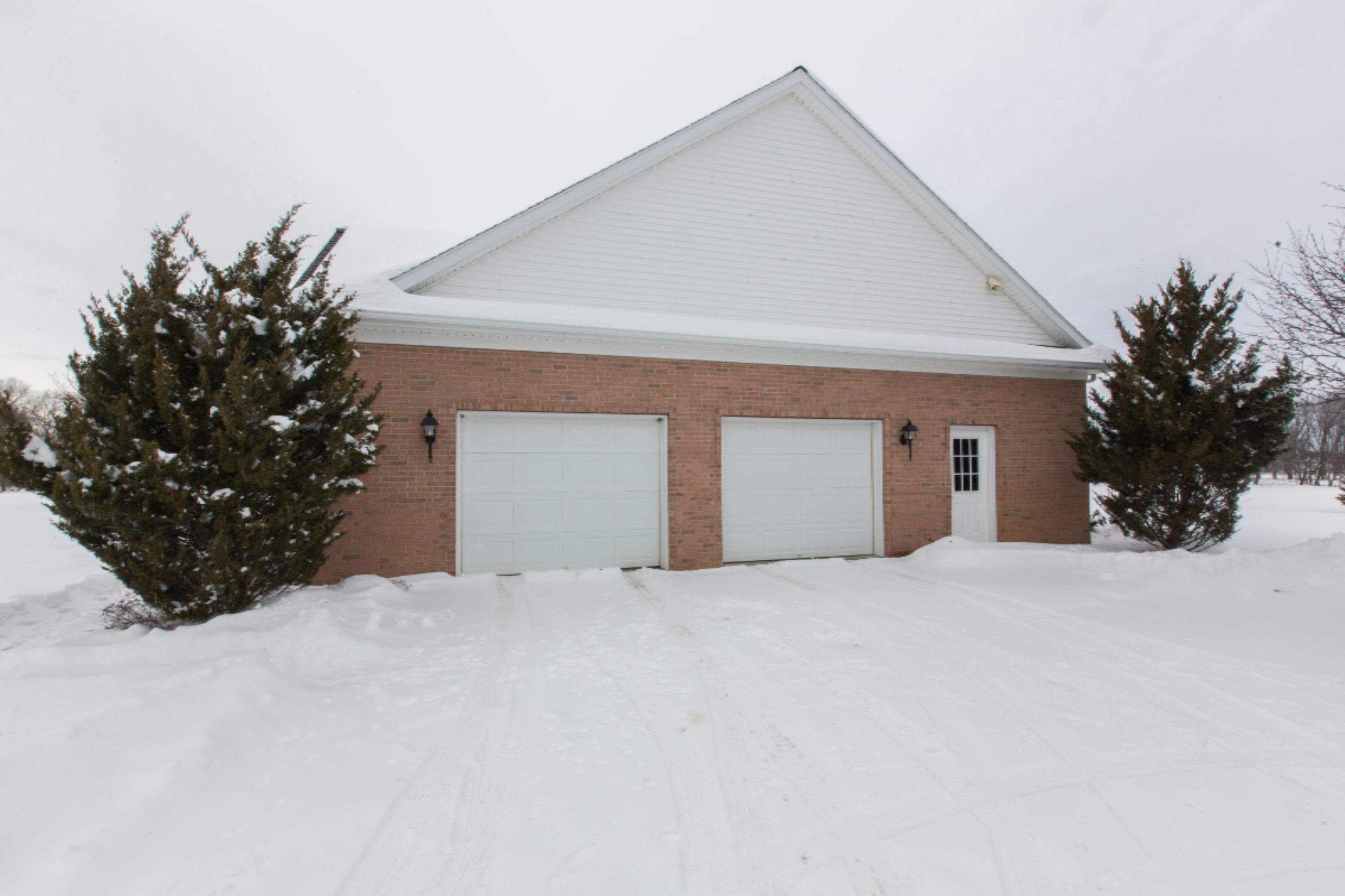 288 Bullock Road Coldwater, MI 49036 - Photo 6 of 42 Garage