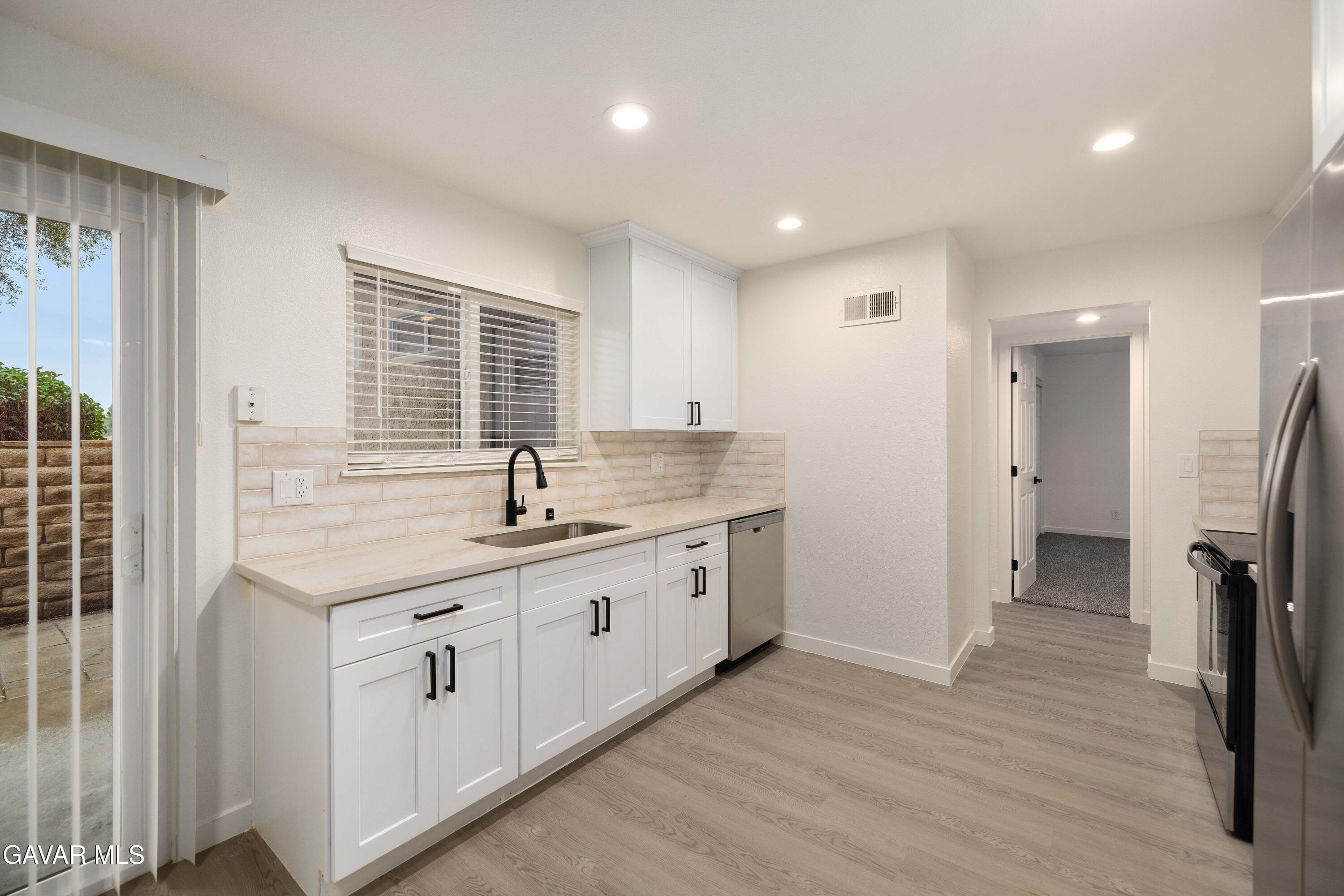 42935 15th Street West, Unit 9 Lancaster, CA 93534 - Photo 16 of 20 42935 15th St W #9-8