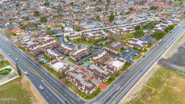 $319,900 | 42935 15th Street West, Unit 9, Lancaster, CA 93534