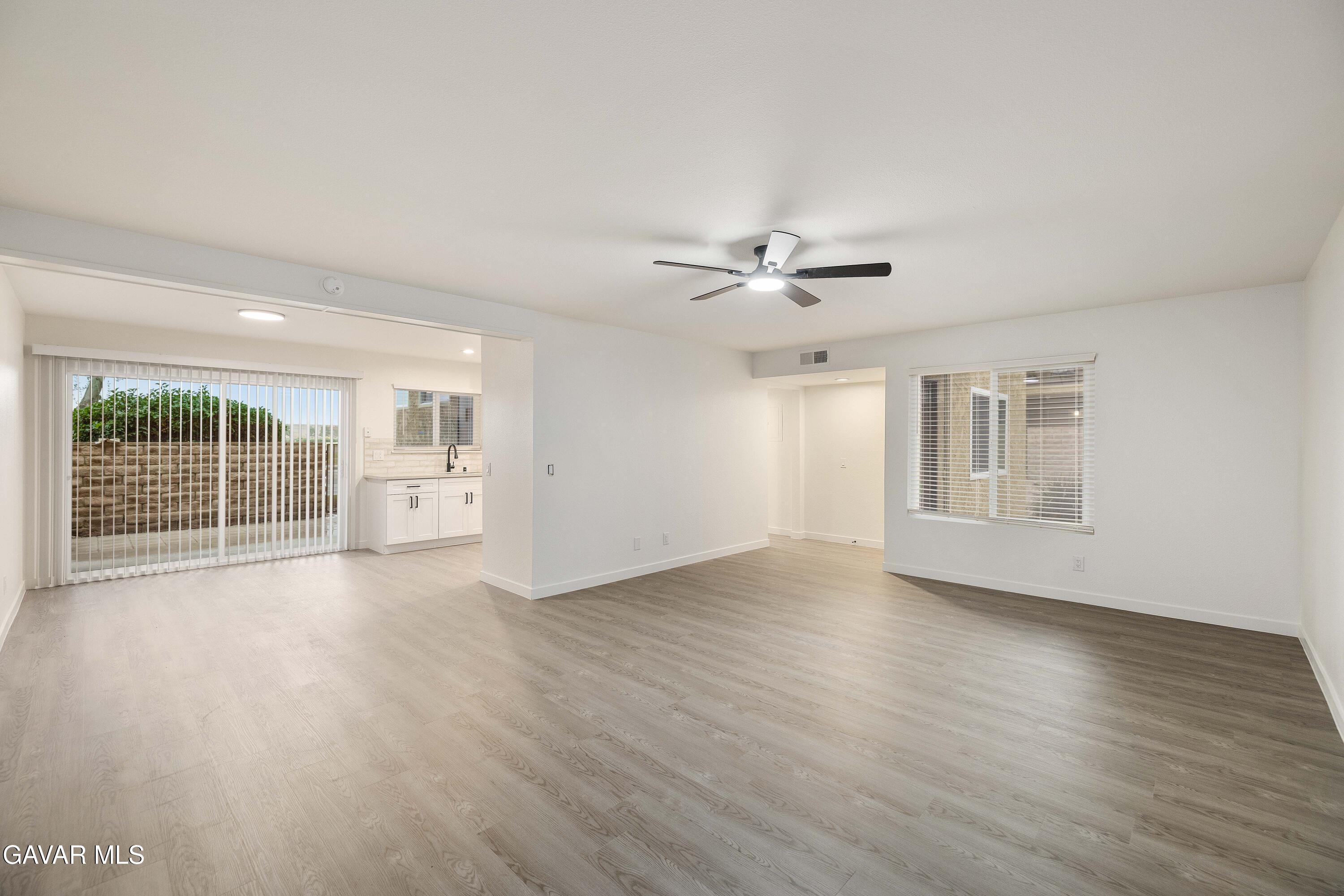 42935 15th Street West, Unit 9 Lancaster, CA 93534 - Photo 3 of 20 42935 15th St W #9-4