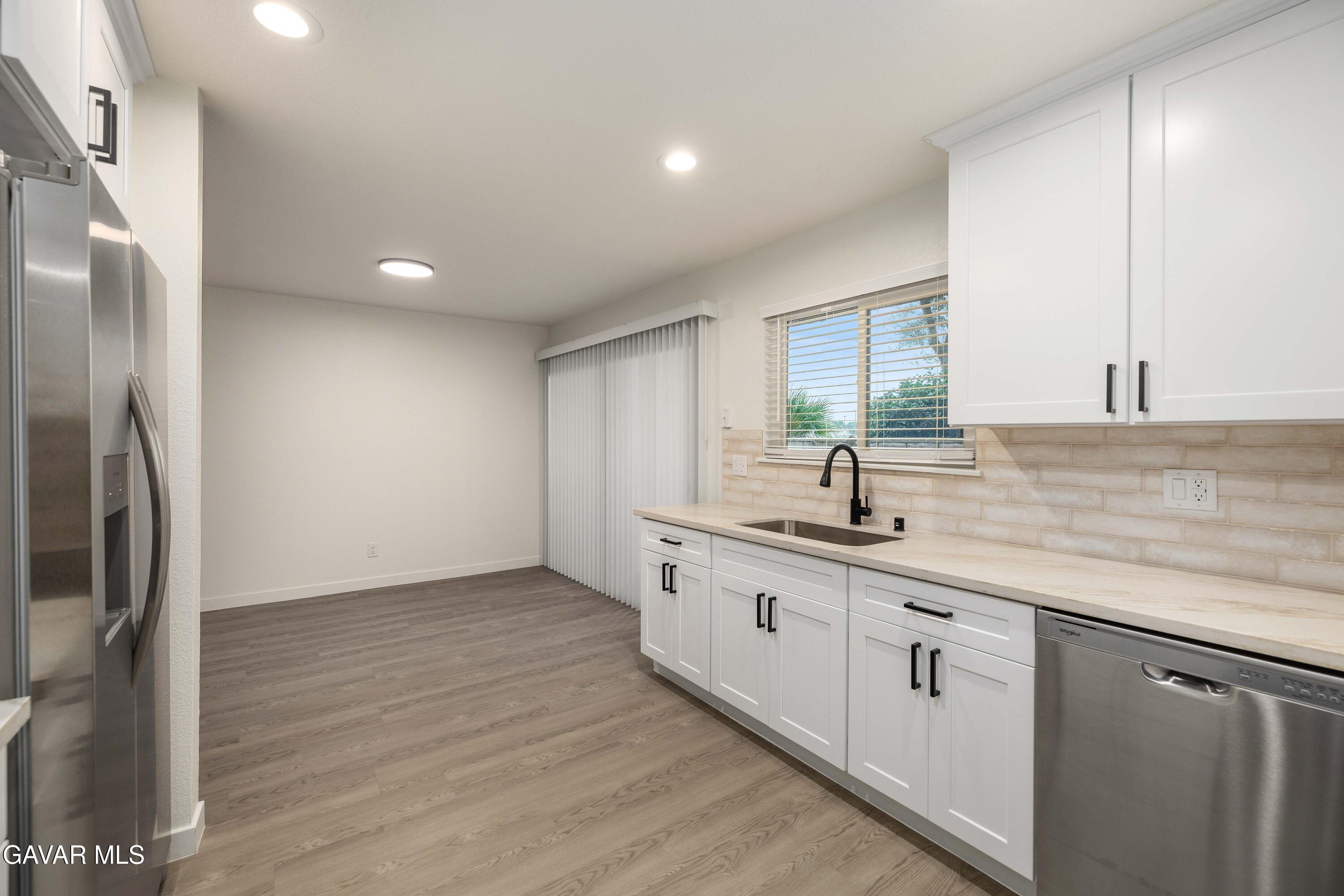 42935 15th Street West, Unit 9 Lancaster, CA 93534 - Photo 4 of 20 42935 15th St W #9-10