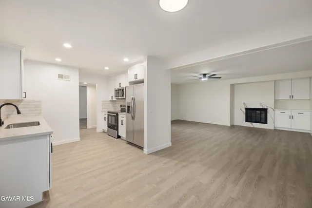 $319,900 | 42935 15th Street West, Unit 9, Lancaster, CA 93534