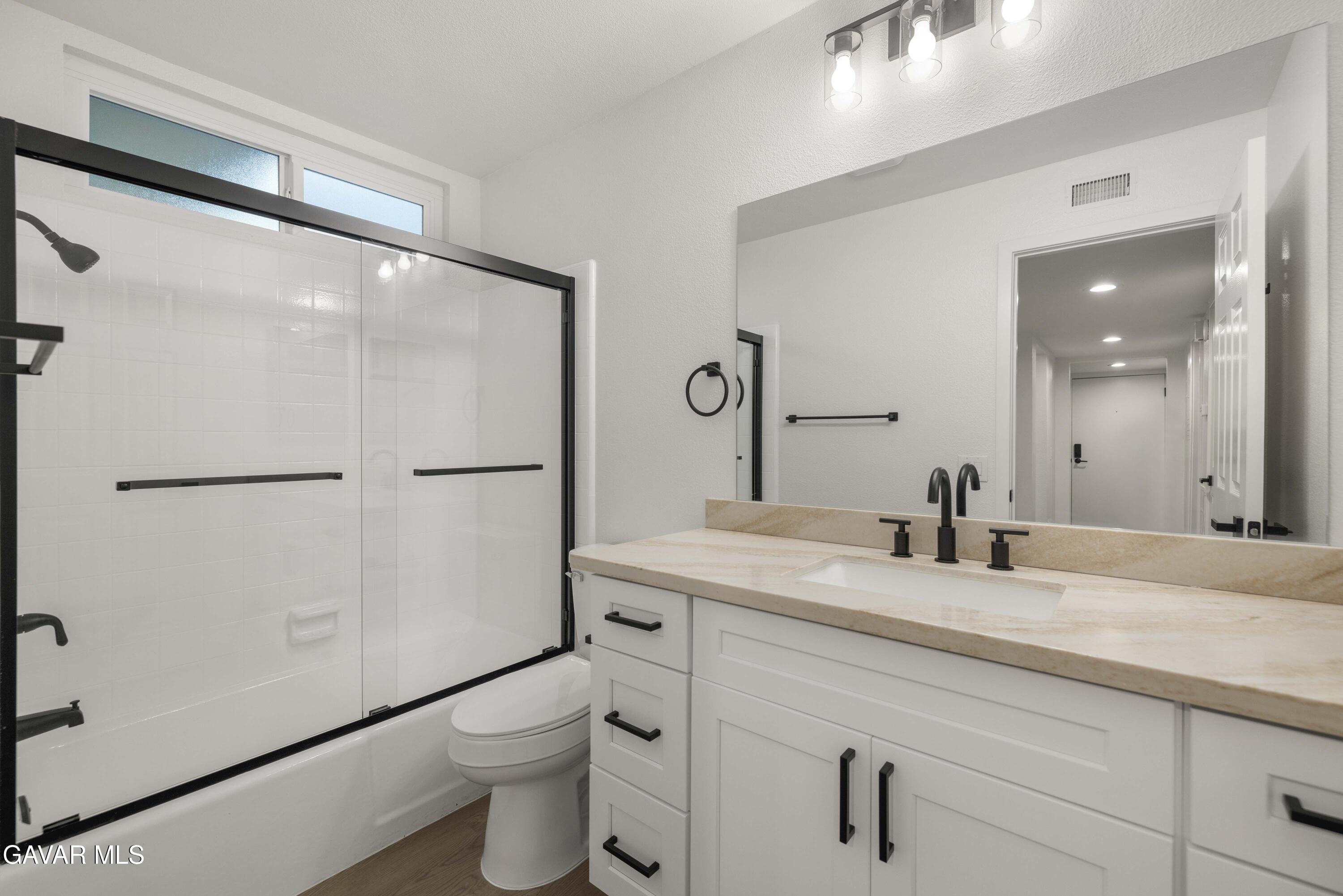 42935 15th Street West, Unit 9 Lancaster, CA 93534 - Photo 6 of 20 42935 15th St W #9-13