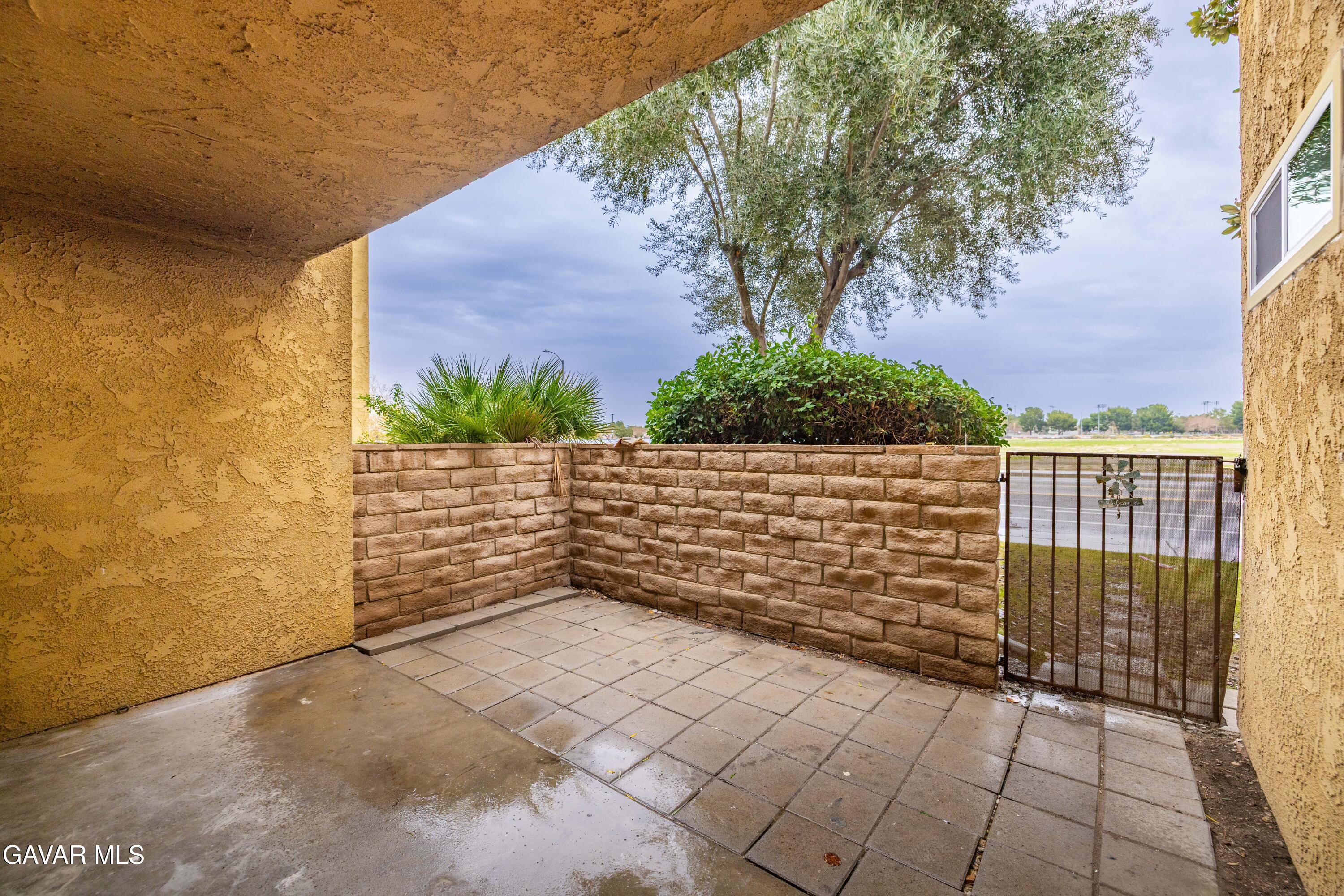 42935 15th Street West, Unit 9 Lancaster, CA 93534 - Photo 9 of 20 42935 15th St W #9-16