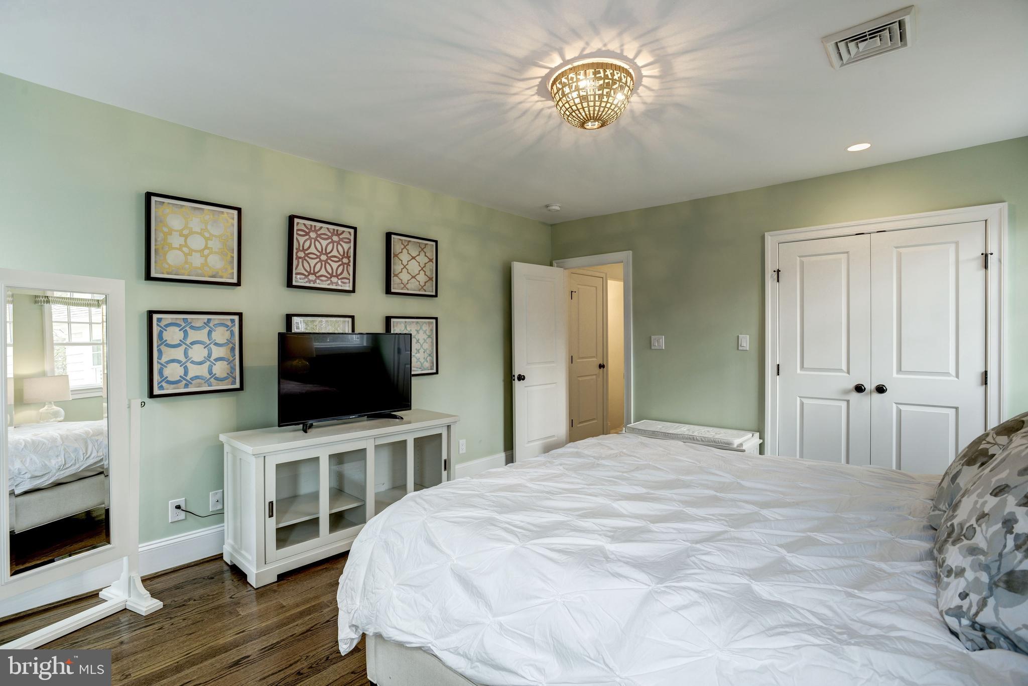 3202 Cummings Lane Chevy Chase, MD 20815 - Photo 27 of 38