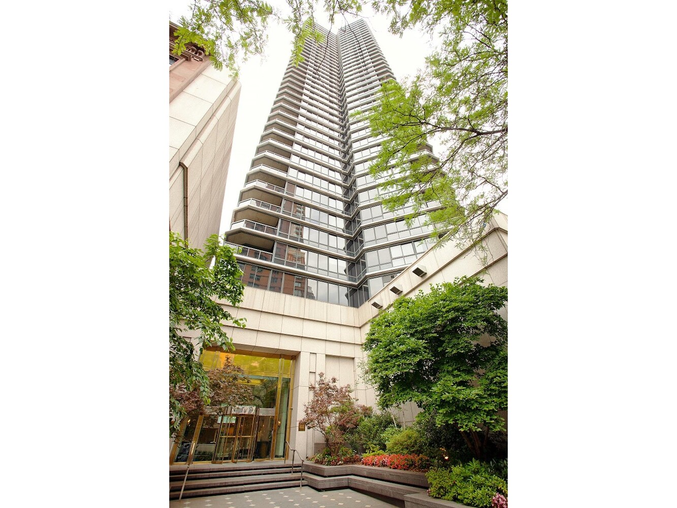 200 East 61st Street, Unit 14B Manhattan, NY 10065 - Photo 10 of 14