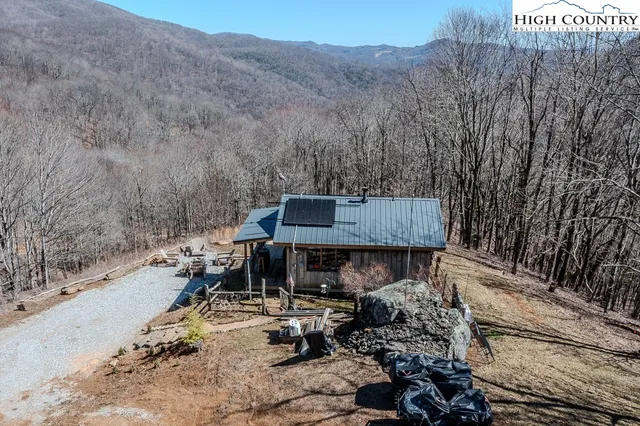 a view of a dry yard