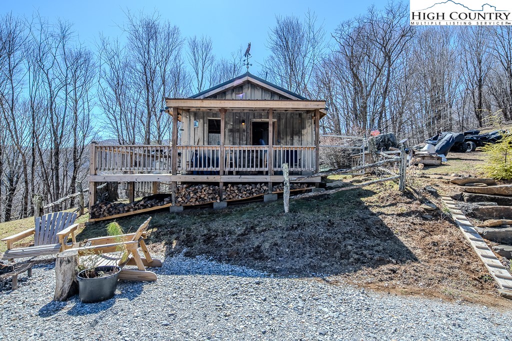 Jerry's Creek Road Newland, NC 28657 - Photo 5 of 49 a front view of a house with garden