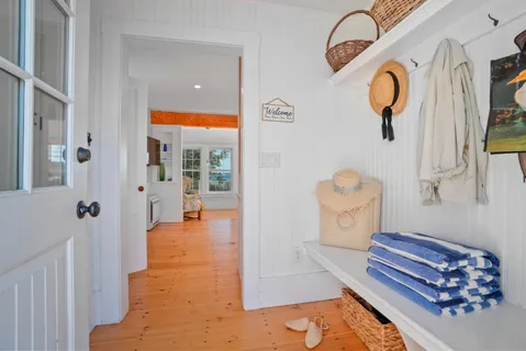 $2,695,000 | 187 Lagoon Pond Road, Vineyard Haven, MA 02568