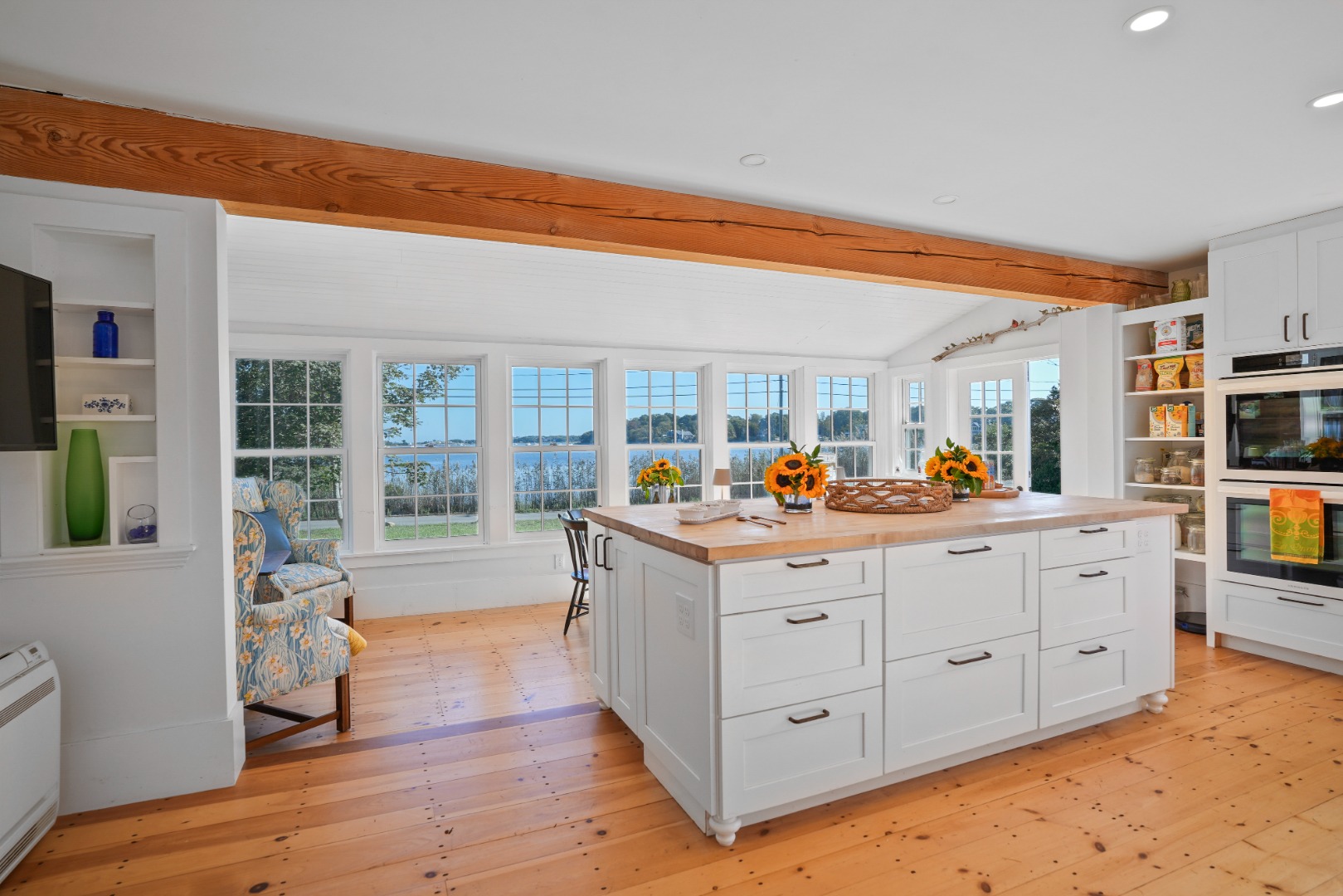 187 Lagoon Pond Road Vineyard Haven, MA 02568 - Photo 5 of 26