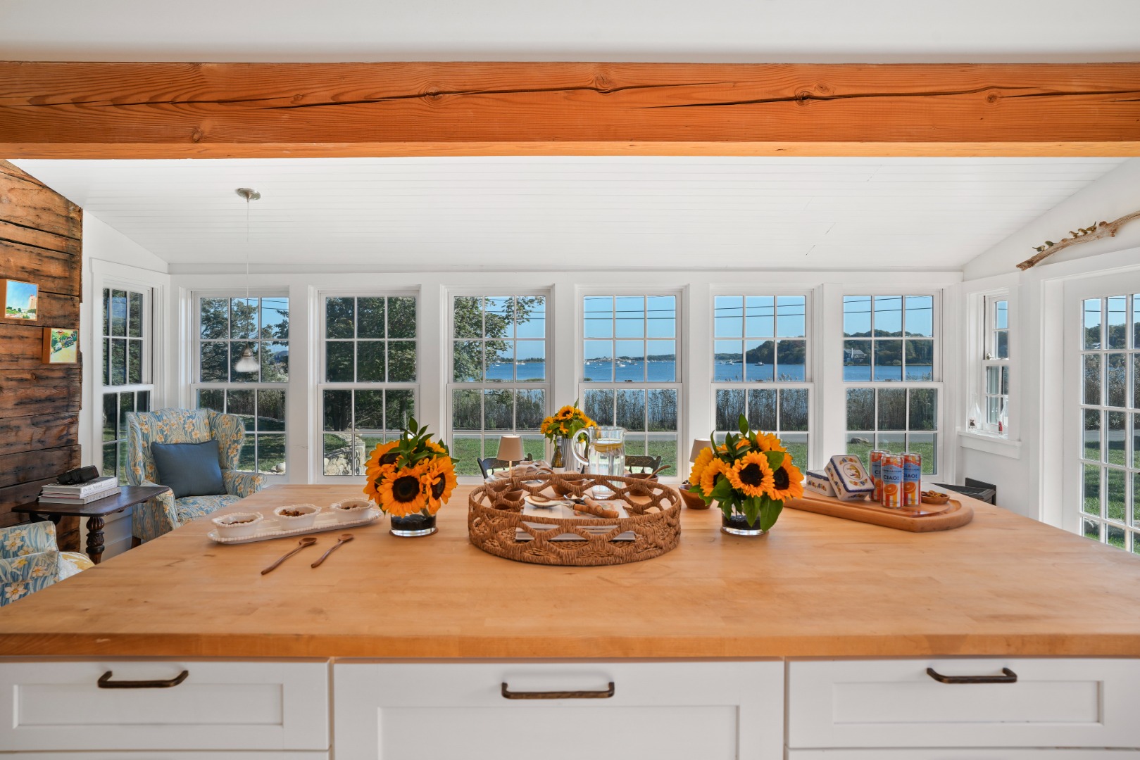 187 Lagoon Pond Road Vineyard Haven, MA 02568 - Photo 7 of 26