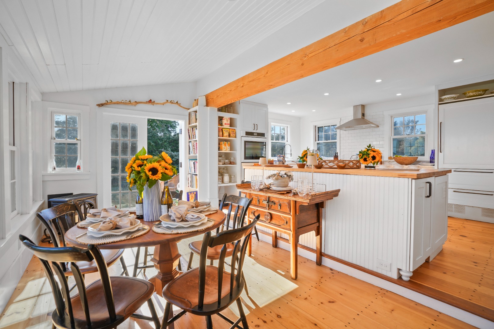 187 Lagoon Pond Road Vineyard Haven, MA 02568 - Photo 8 of 26