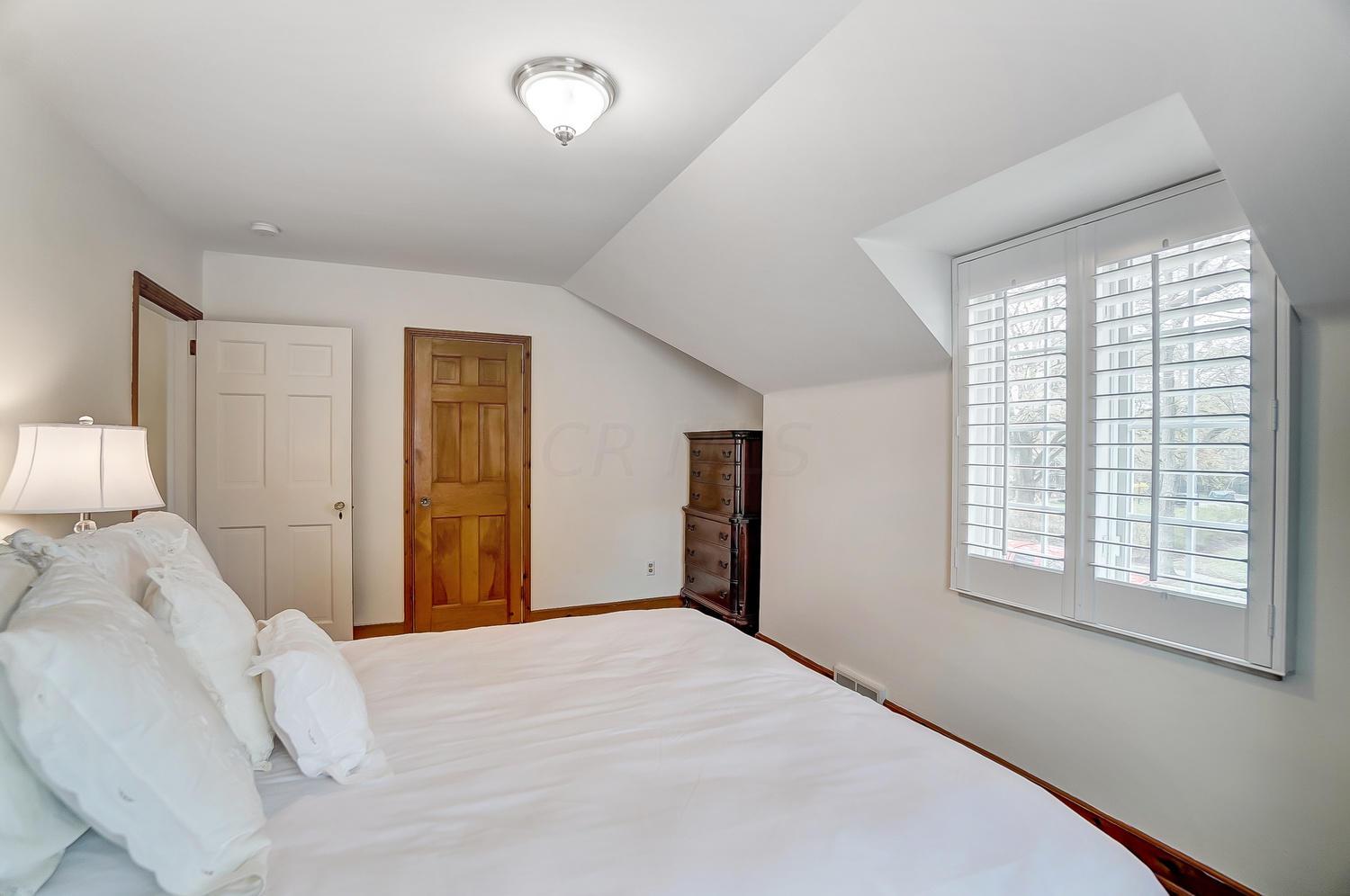 2398 Brandon Road Columbus, OH 43221 - Photo 35 of 56