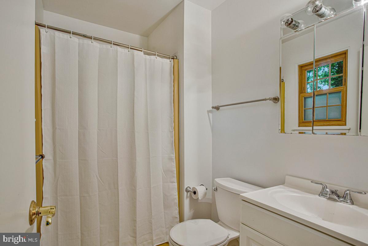 607 Ridge Drive Annapolis, MD 21403 - Photo 12 of 30