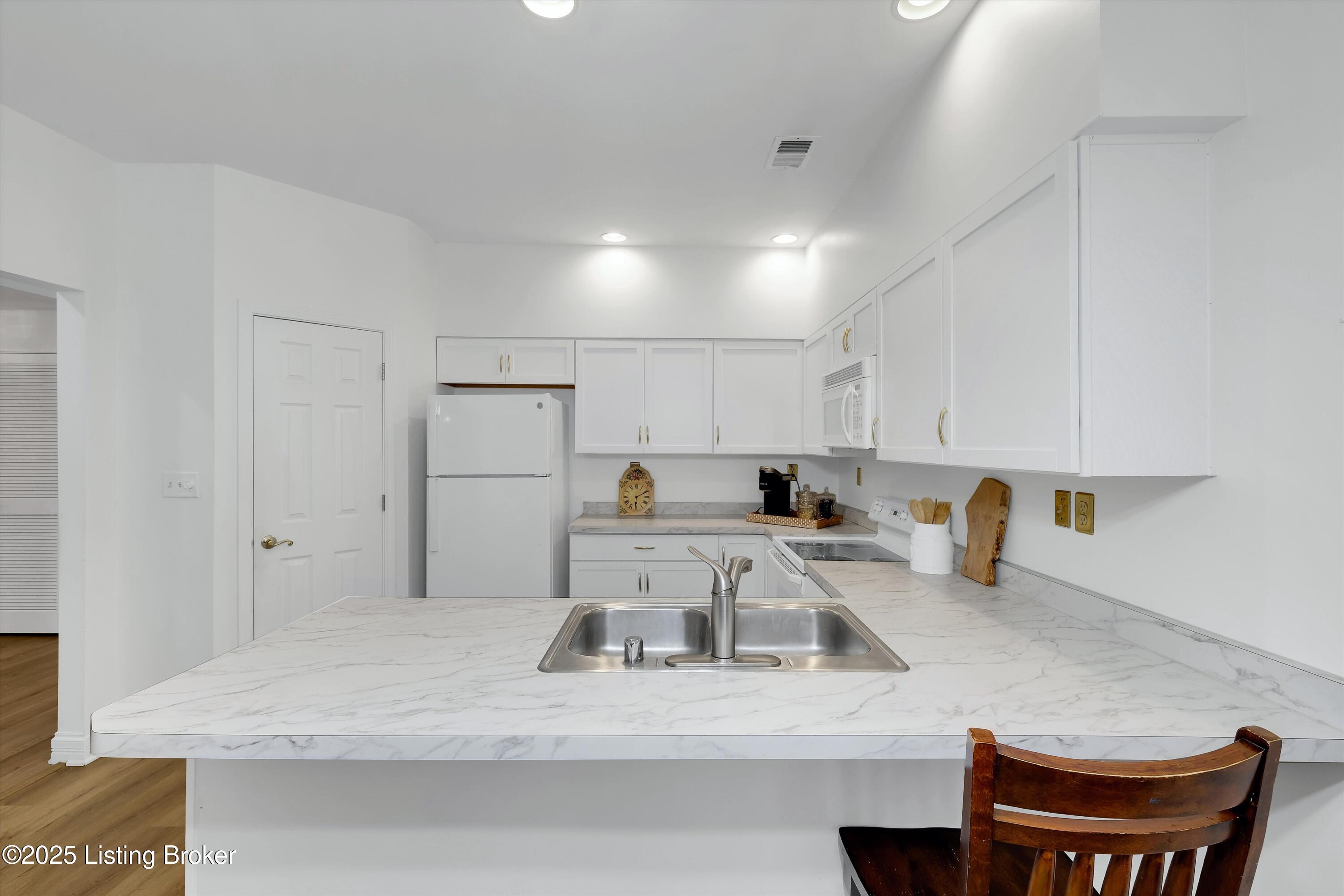 3531 Hurstbourne Ridge Boulevard Louisville, KY 40299 - Photo 15 of 54 13-3531 Hurstbourne Ridge Blvd