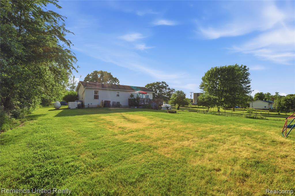 15489 Bird Road Linden, MI 48451 - Photo 30 of 42