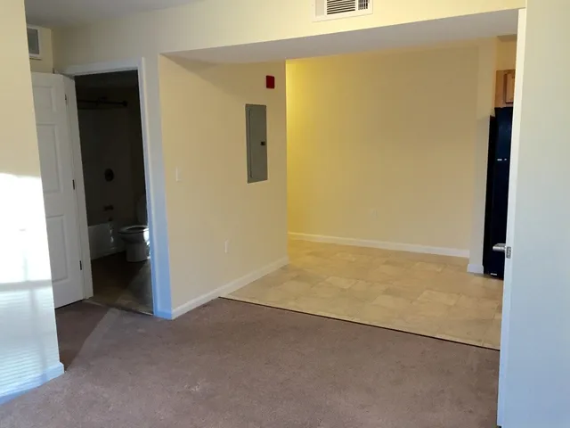 $1,945 | 50 Sentinel Court, Unit L08, Manchester, NH 03103