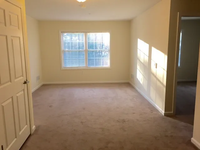 $1,945 | 50 Sentinel Court, Unit L08, Manchester, NH 03103