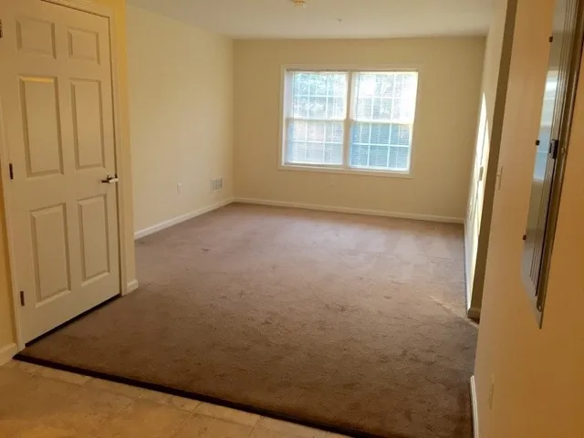 $1,945 | 50 Sentinel Court, Unit L08, Manchester, NH 03103