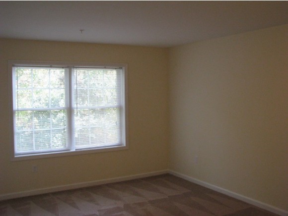 50 Sentinel Court, Unit L08 Manchester, NH 03103 - Photo 22 of 37