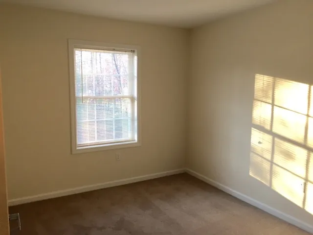 $1,945 | 50 Sentinel Court, Unit L08, Manchester, NH 03103