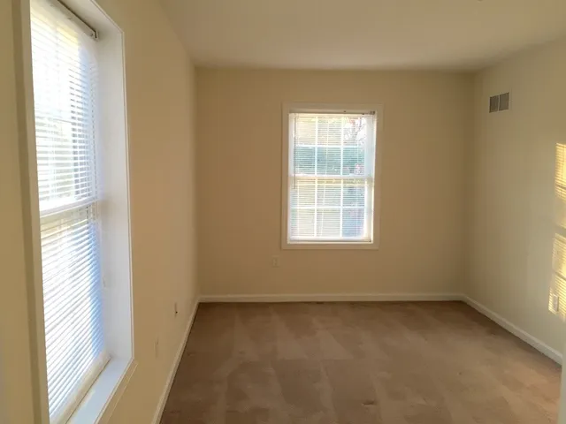 $1,945 | 50 Sentinel Court, Unit L08, Manchester, NH 03103