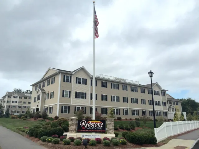 $1,945 | 50 Sentinel Court, Unit L08, Manchester, NH 03103